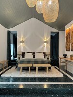 Deluxe Suite, 1 King Bed, Non Smoking, Pool View | In-room safe, individually decorated, individually furnished