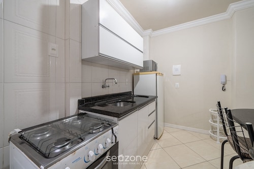 Apt w/ 1 Bedroom 100m fr Praia Central BC - Edg403