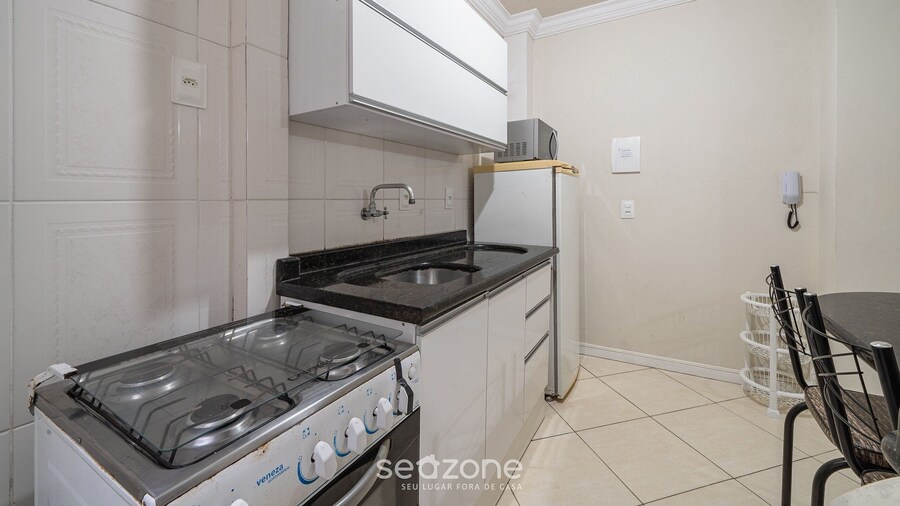 Apt w/ 1 Bedroom 100m fr Praia Central BC - Edg403