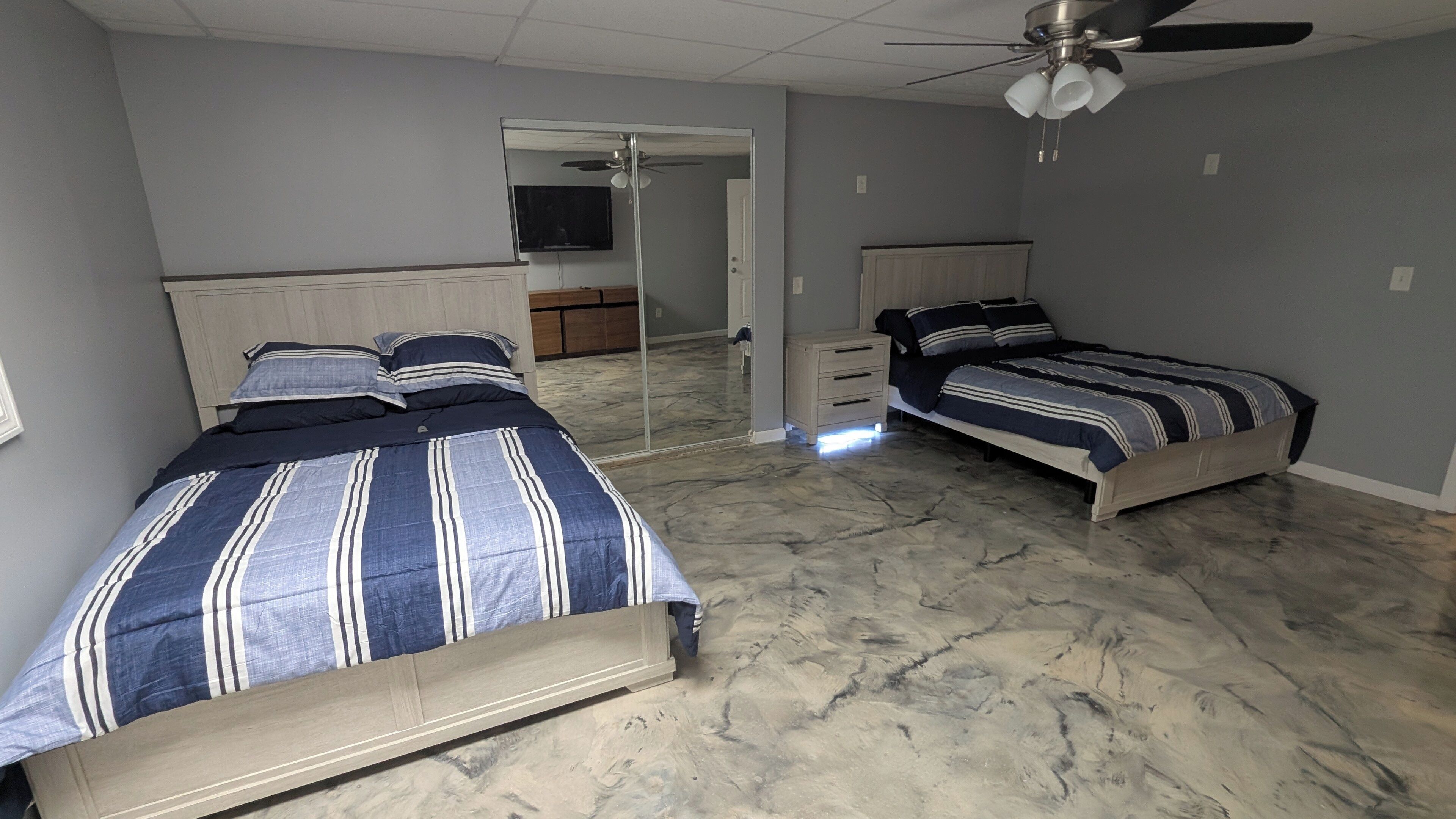 2 chambres, fer et planche à repasser, Wi-Fi gratuit, draps fournis