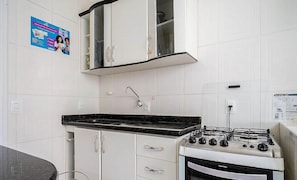 Basic Apartment | Private kitchen