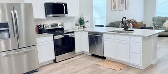 Modern Oasis in Lubbock - Perfect for Families, minutes from Texas Tech
