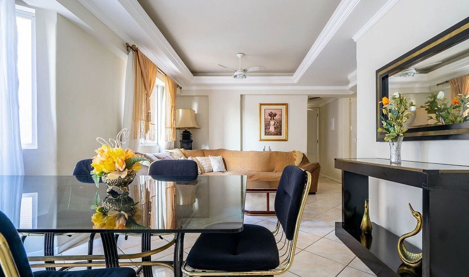 Apartamento básico | Área de estar | TV