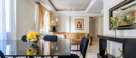 Basic Apartment | Living area