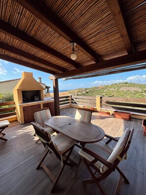 Outdoor dining - Comfortable apartment in Torre dei Corsari (Torre dei Corsari)