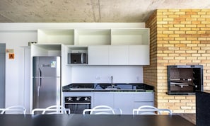 Private kitchen - Fully Equipped Apartments Just a few Steps From the Botanical Garden in Curitiba - EBI (Curitiba)