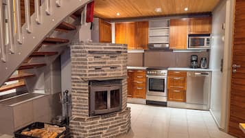 Huvila, nÀköala mÀelle | Yksityinen keittiö | Vedenkeitin, leivÀnpaahdin