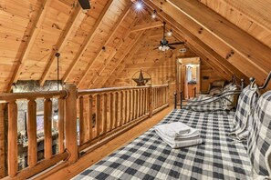 5 bedrooms, free WiFi, bed sheets