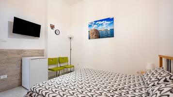 1 habitación, wifi y ropa de cama