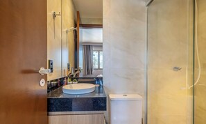 Bathroom - Studio w/ Self Check-in in Brasilia Ced0107 (Sudoeste e Octogonal)
