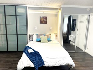 1 bedroom, iron/ironing board, WiFi, bed sheets - Charming 12 South Studio w Pool, Near Melrose, Downtown+Univ. 2 mi, Free Parking (Nashville)