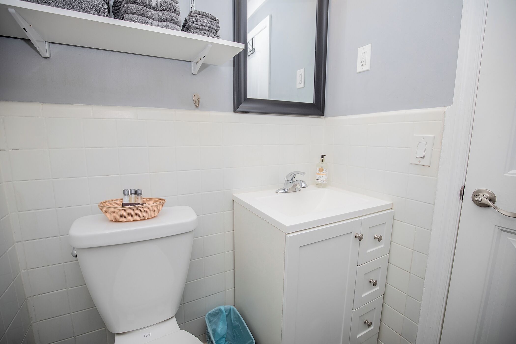 淋浴设施、吹风机、毛巾、肥皂