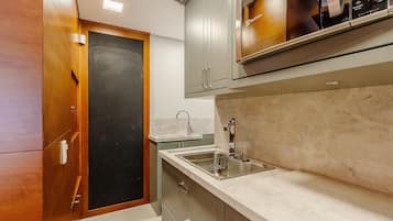 Basic Apartment | Private kitchen