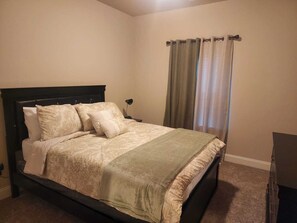 4 bedrooms, WiFi, bed sheets