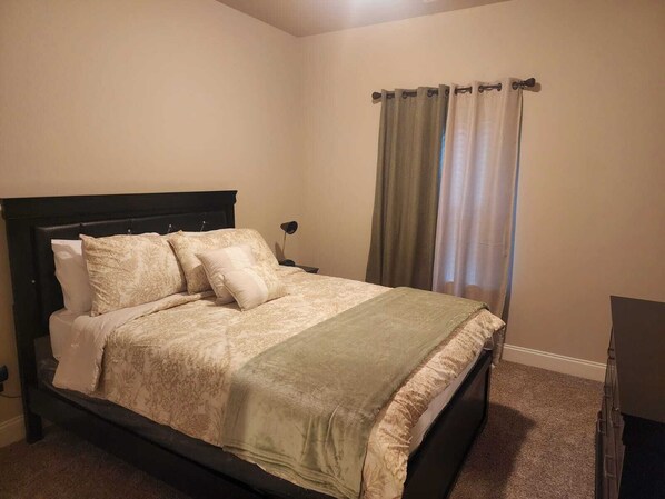 4 bedrooms, WiFi, bed sheets