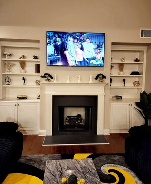 TV, fireplace
