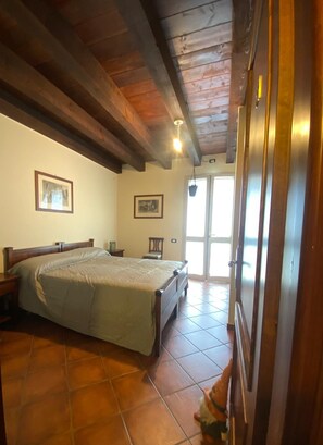 Double Room, Garden View | Desk, blackout drapes, free WiFi