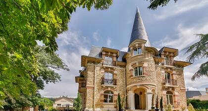 Chateau Pernelle - Sept Chambres Villa, Couchages 14