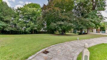 Enceinte de lâhĂ©bergement