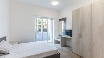 4 soverom, strykejern/-brett, internettilgang og sengetøy