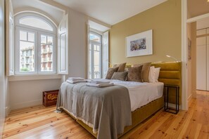 4 bedrooms, iron/ironing board, Internet, bed sheets - Rooftop Saudade - Four Bedroom Villa, Sleeps 8 (Lisboa)