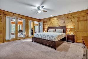 7 bedrooms, desk, iron/ironing board, free WiFi