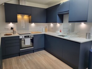 Geschirrspüler, Esstisch