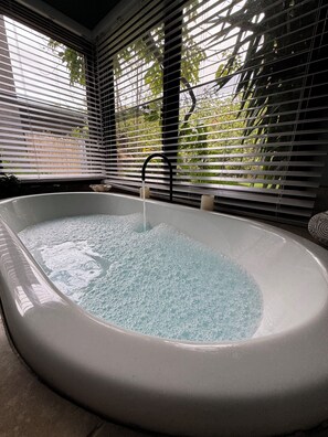 Indoor spa tub