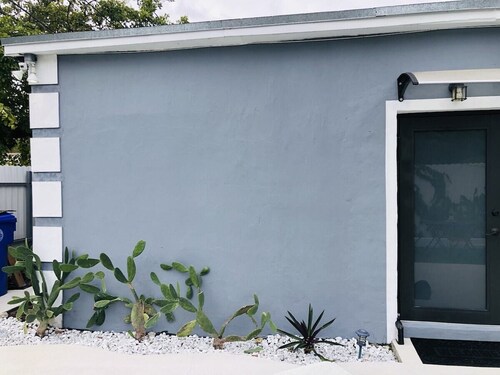 Room-vibrant Miami Living- Buena Vista V