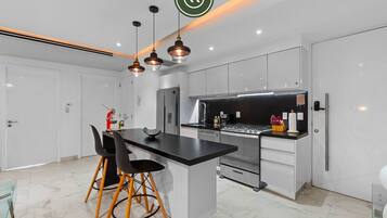 Fridge, microwave, oven, stovetop