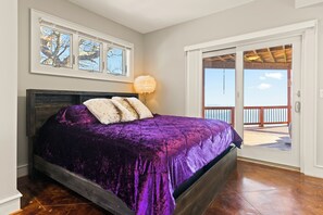 6 chambres, bureau, fer et planche à repasser, lit parapluie