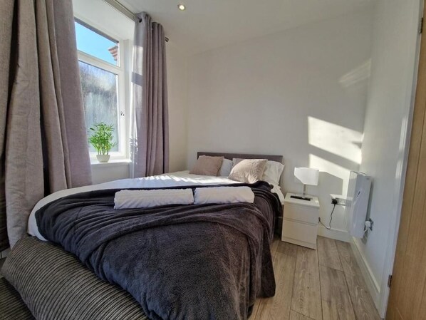 1 室のベッドルーム、アイロン / アイロン台、インターネット、ベッドシーツ