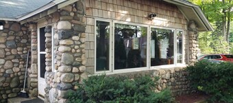 Long Lake Cozy Stone Cottage - Frontage - 4 Kayaks - Fire pit - Pet friendly