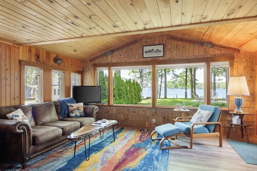 Long Lake Stone Cottage in Traverse City Frontage  Kayaks Fire pit  Pet friendly