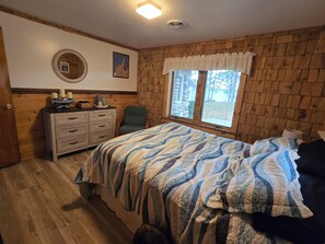 2 dormitoris, planxa i posts de planxar, wifi i roba de llit 