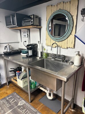 Fridge, microwave, coffee/tea maker, electric kettle