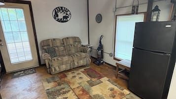 TV connectée, lecteur de DVD, livres