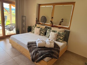 3 chambres, fer et planche à repasser, Wi-Fi, draps fournis