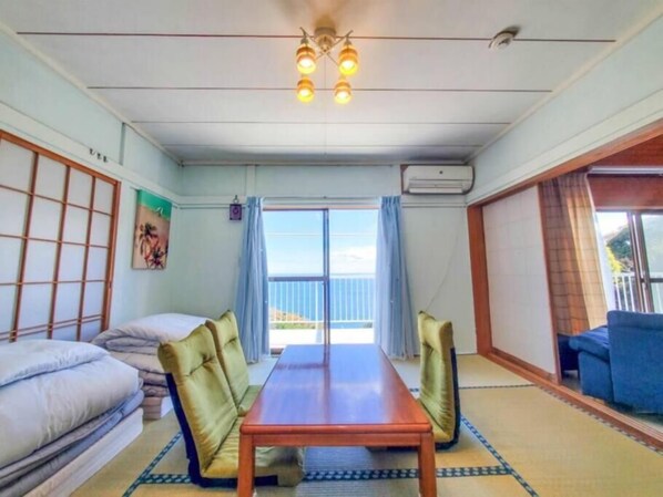 Blackout drapes, free WiFi - Route 99 Caelum (Higashiizu)