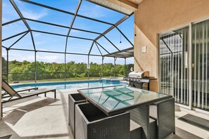 المنطقة المحيطة بالمنشأة