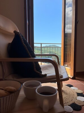 Interior - Lumiravista - Panorama: Cozy House with Hills and Sea View (Sangineto)