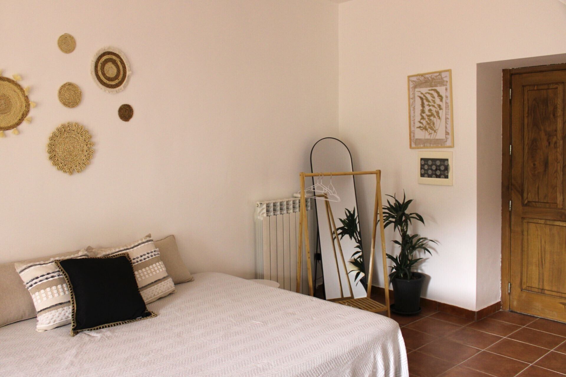 1 slaapkamer, een bureau, wifi, beddengoed