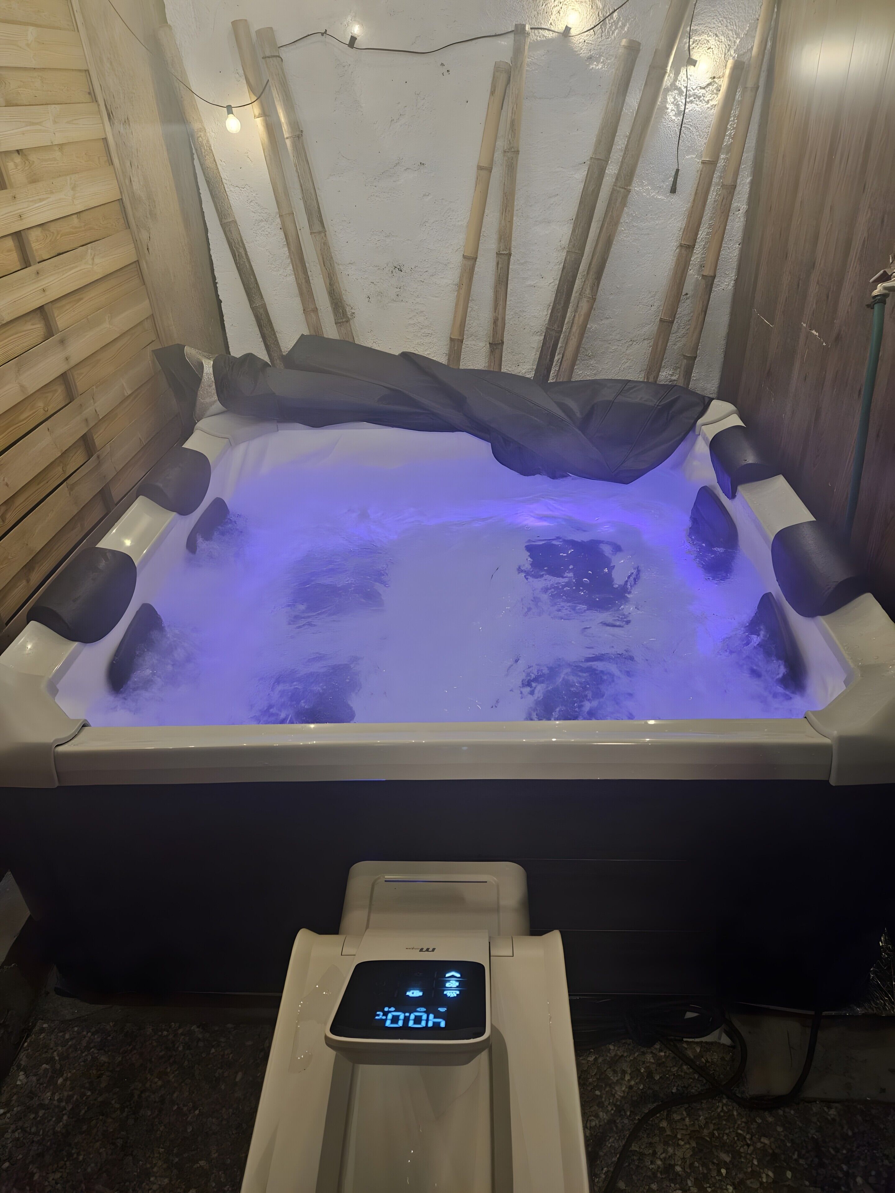 Bañera de hidromasaje interior