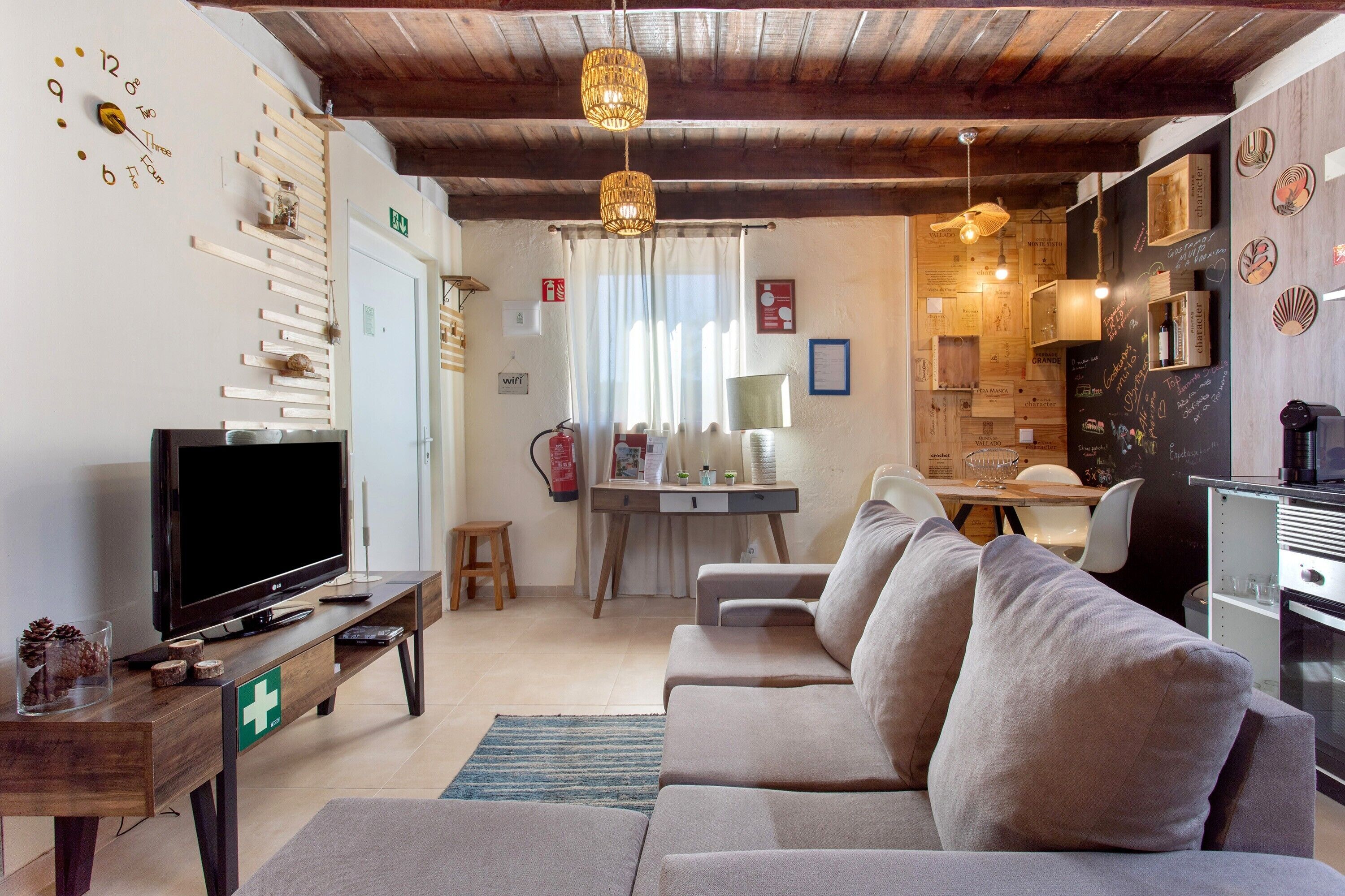 Televisión, chimenea