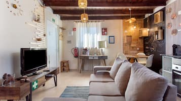 Televisión, chimenea