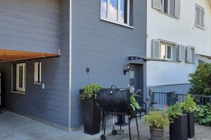 Property grounds - Cosy holiday flat in the Rhine Valley – surrounded by mountains and nature. (Rebstein)