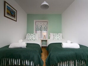 3 bedrooms, iron/ironing board, free WiFi, bed sheets