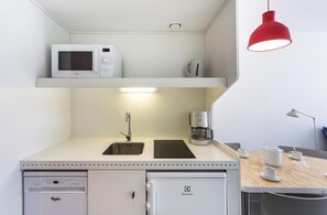 Refrigerador, microondas, horno y lavavajillas 