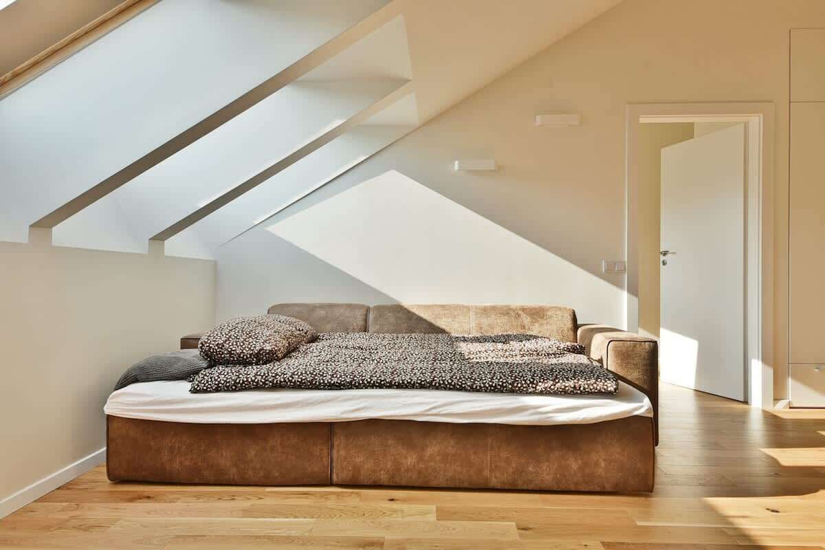 2 habitaciones, tabla de planchar con plancha, cuna de viaje y wifi 