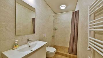 Suihku, hiustenkuivaaja